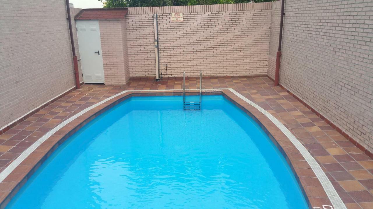 Вілла Adosado Con Piscina Y Jardin En Laredo A 100 Mtrs De La Playa Екстер'єр фото